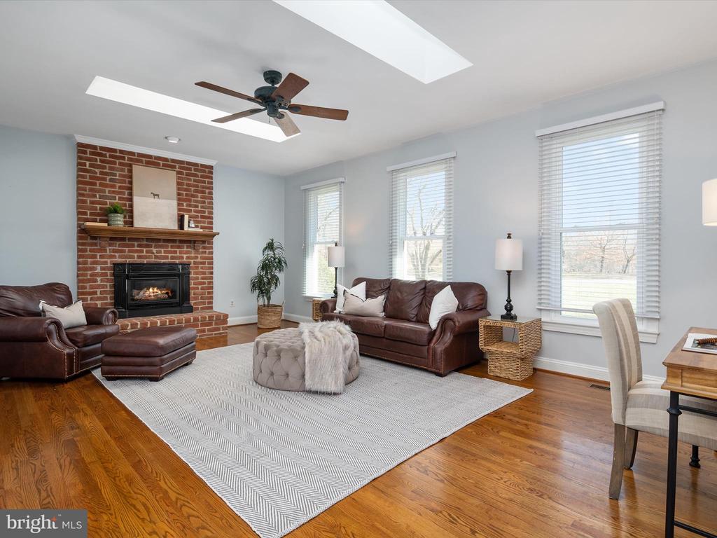 4434 WINDSOR FARM ROAD