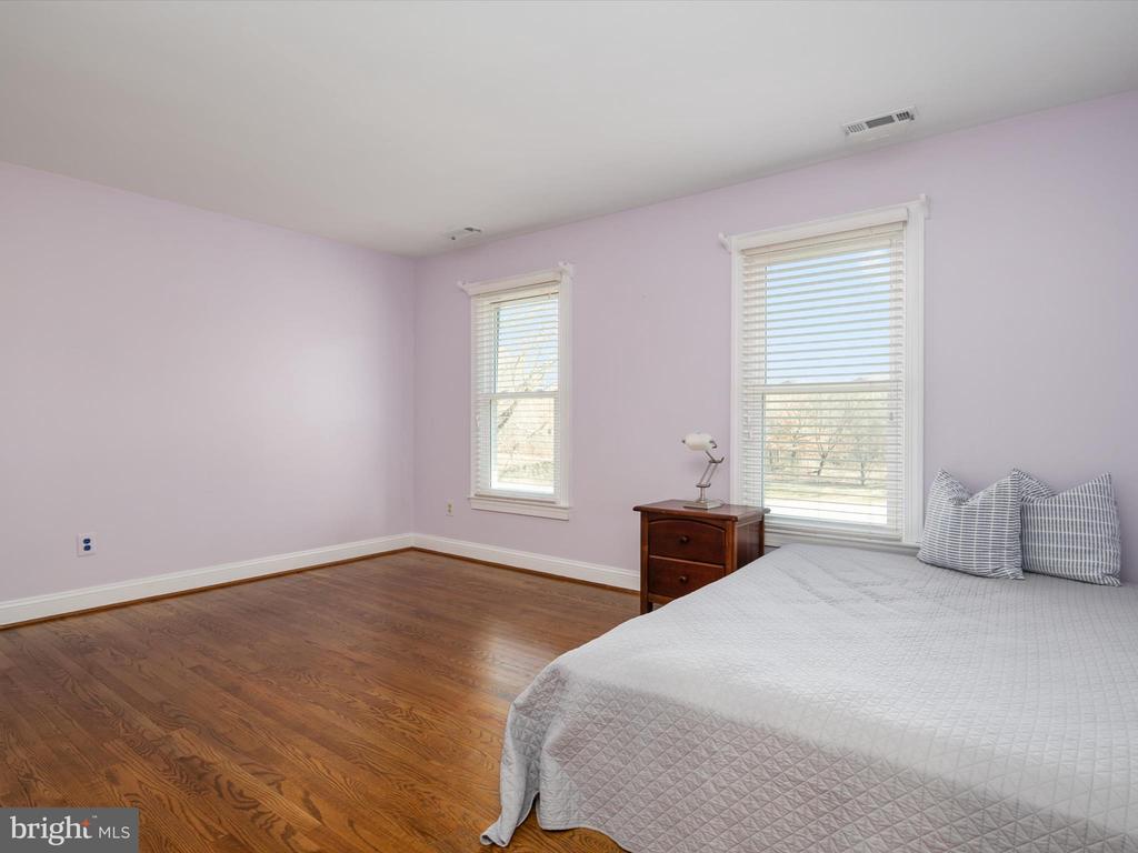 4434 WINDSOR FARM ROAD