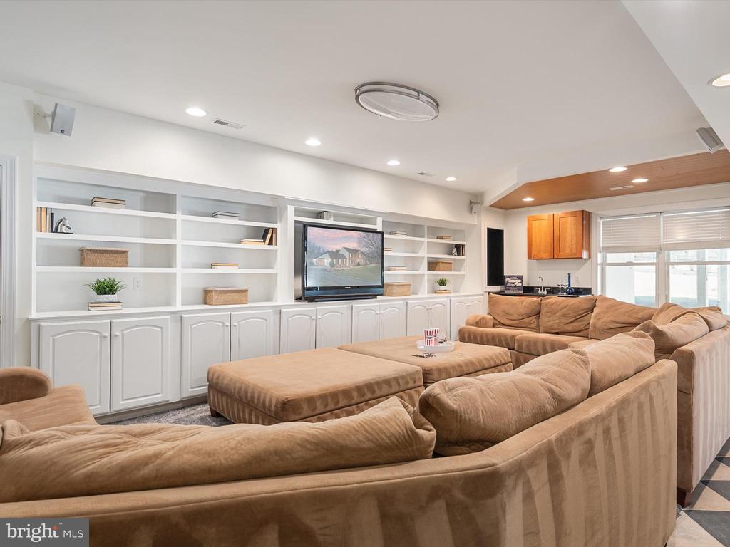4434 WINDSOR FARM ROAD