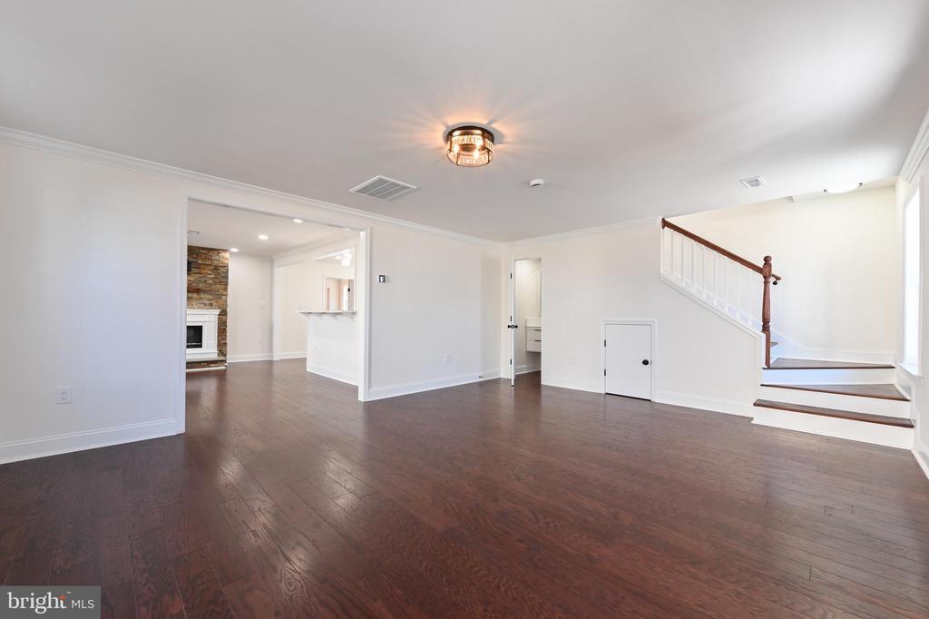 1637 FAIRHILL DRIVE