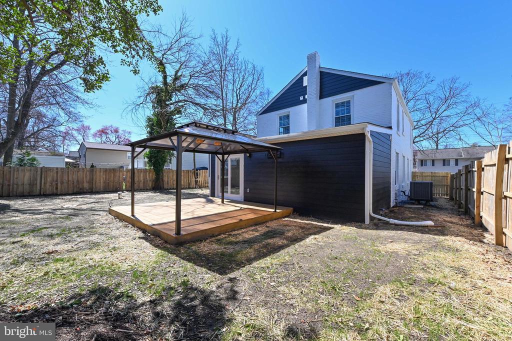 1637 FAIRHILL DRIVE
