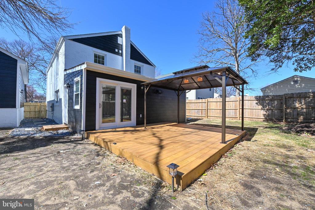 1637 FAIRHILL DRIVE