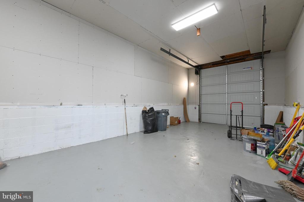 1637 FAIRHILL DRIVE