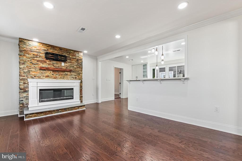 1637 FAIRHILL DRIVE