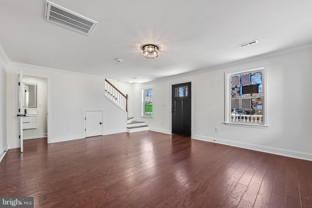 1637 FAIRHILL DRIVE