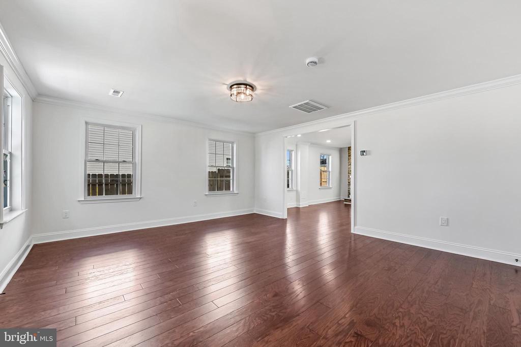 1637 FAIRHILL DRIVE