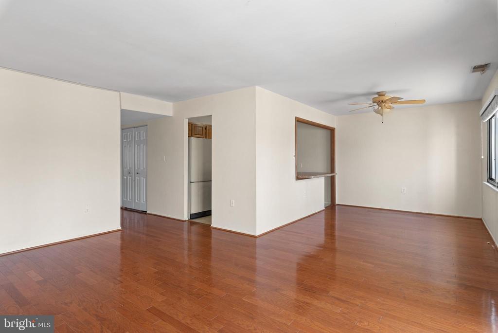 603 OAKLAND HILLS COURT Unit: 201