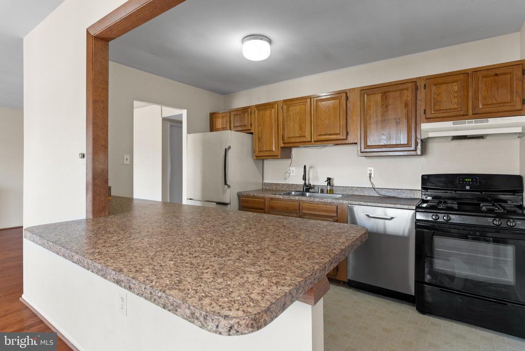 603 OAKLAND HILLS COURT Unit: 201