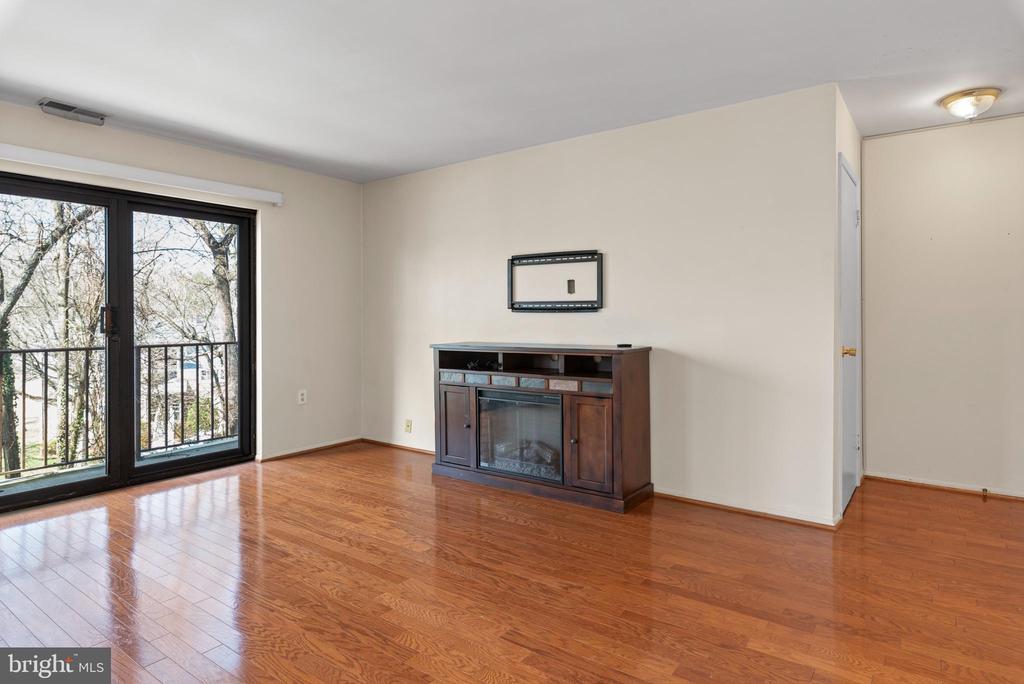 603 OAKLAND HILLS COURT Unit: 201