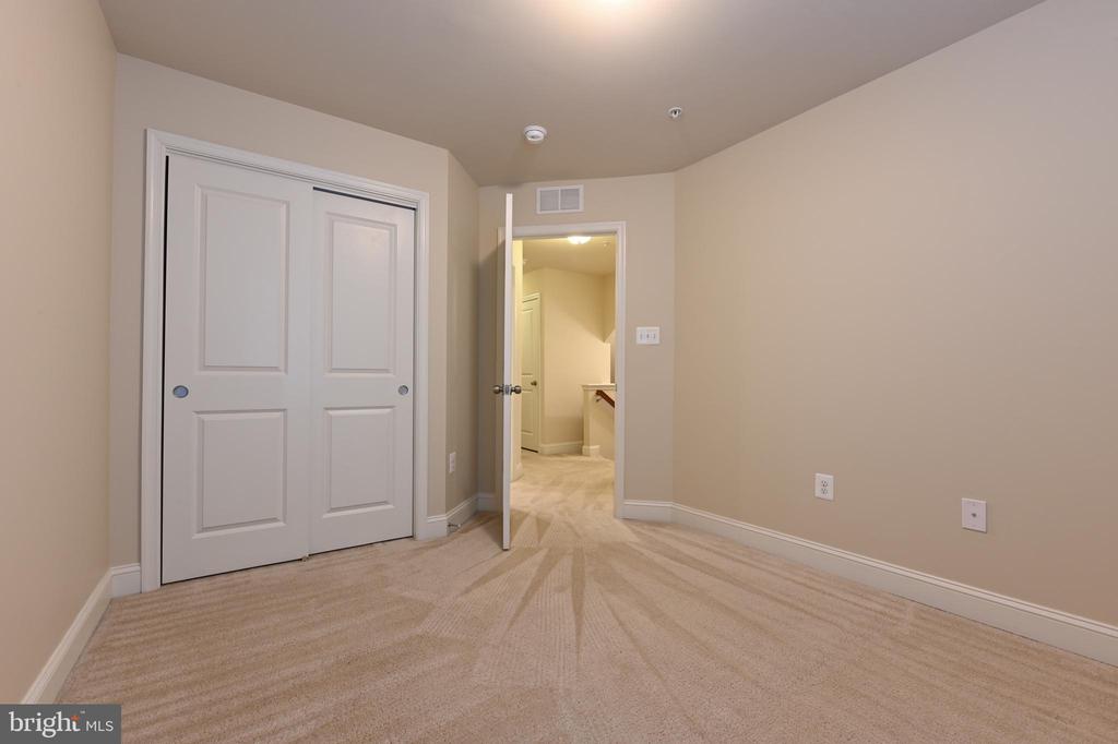 110 VANGUARD LANE