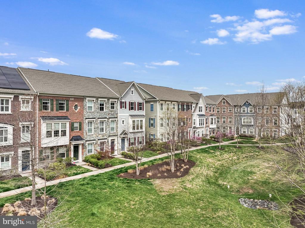 110 VANGUARD LANE