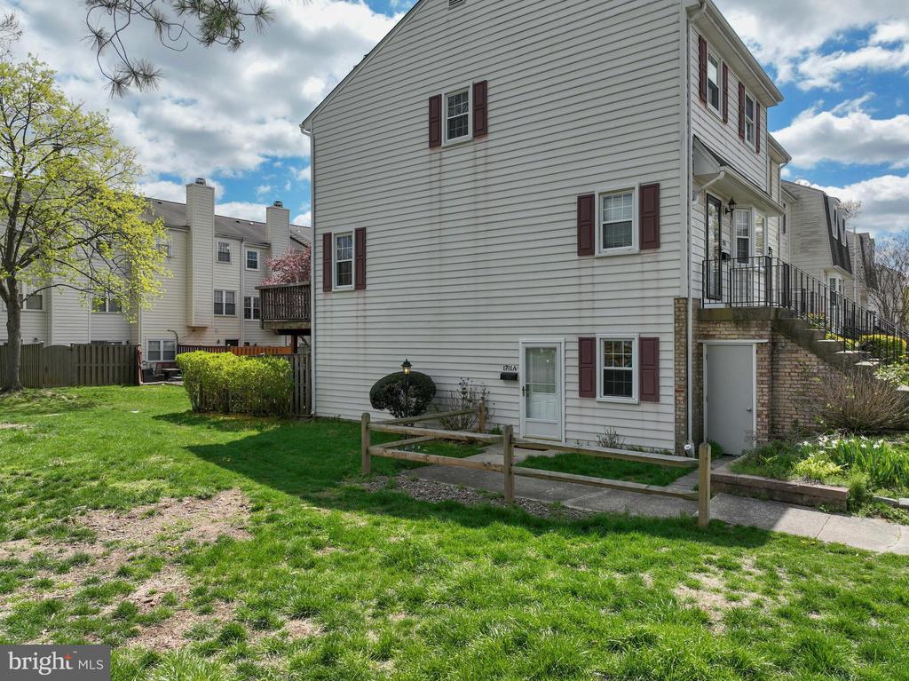 1701 W BANCROFT LANE
