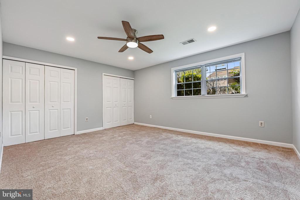 1701 W BANCROFT LANE