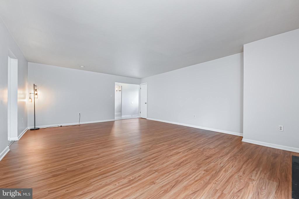 1701 W BANCROFT LANE