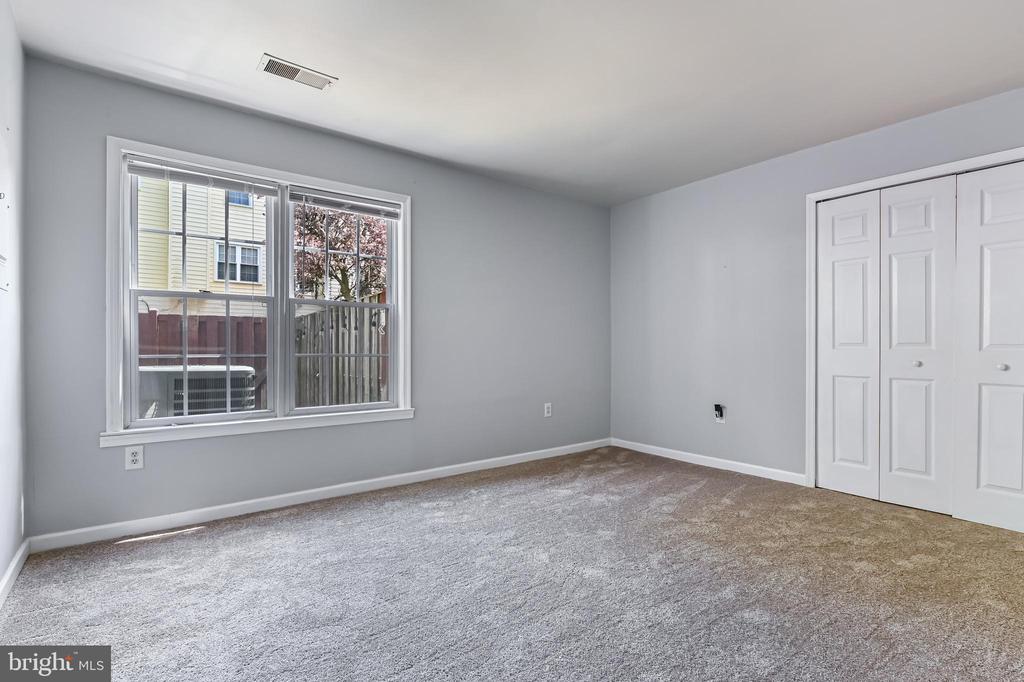 1701 W BANCROFT LANE