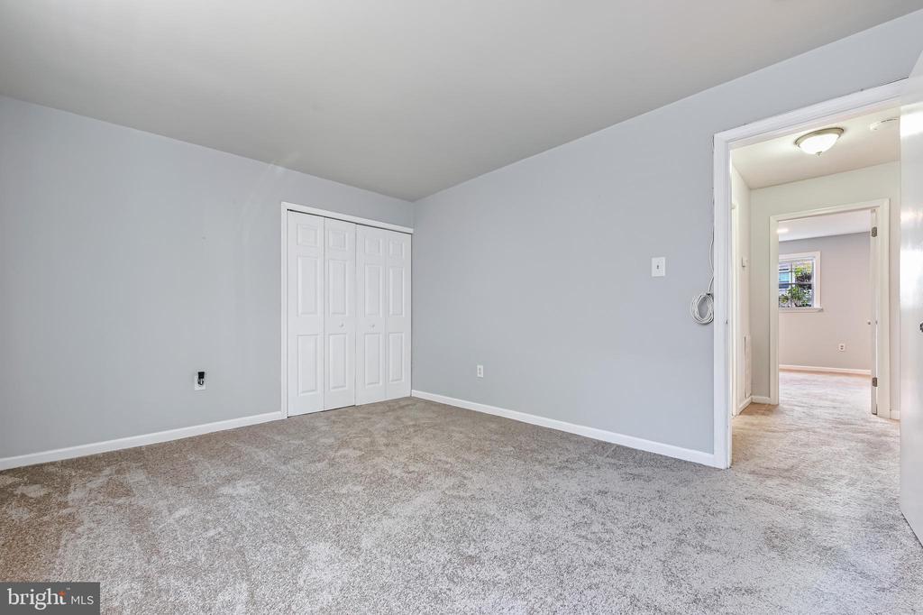 1701 W BANCROFT LANE