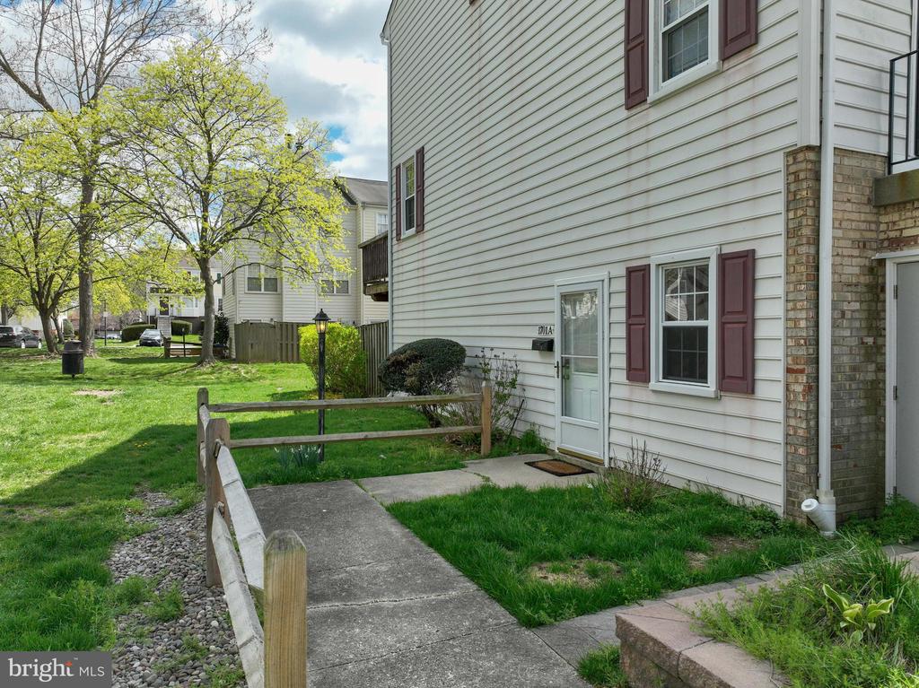 1701 W BANCROFT LANE