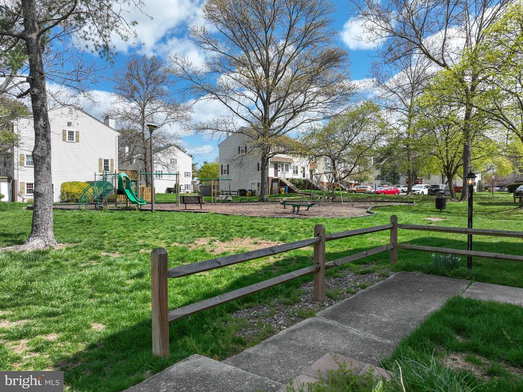 1701 W BANCROFT LANE