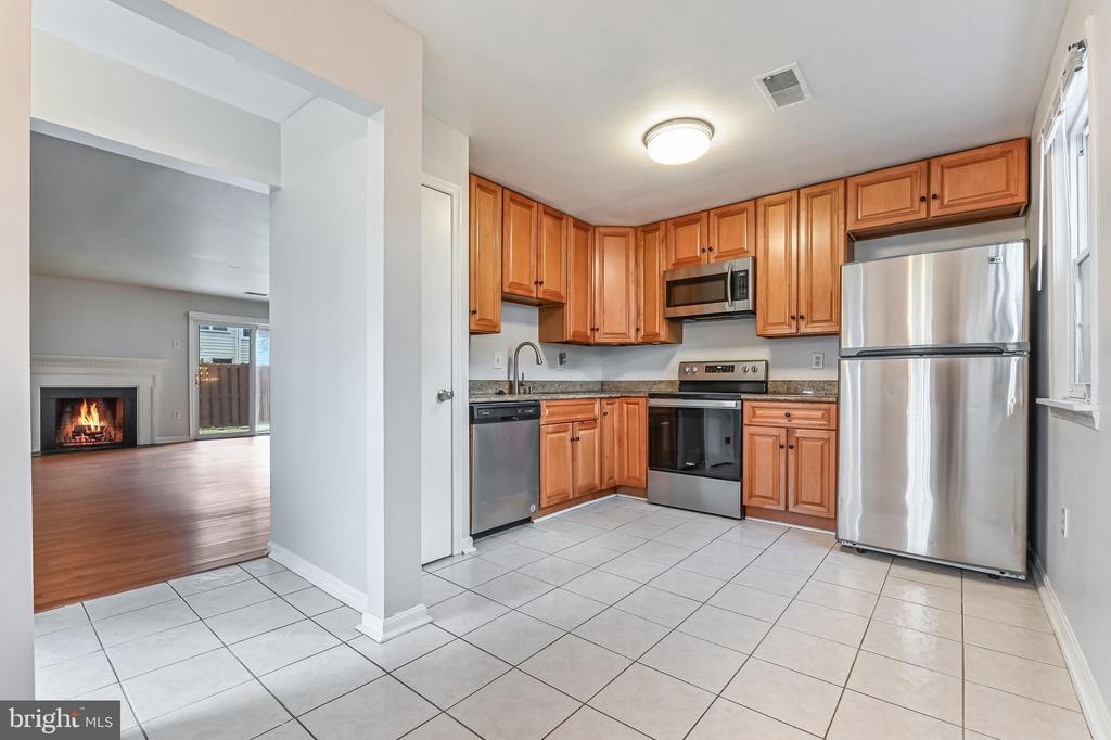 1701 W BANCROFT LANE