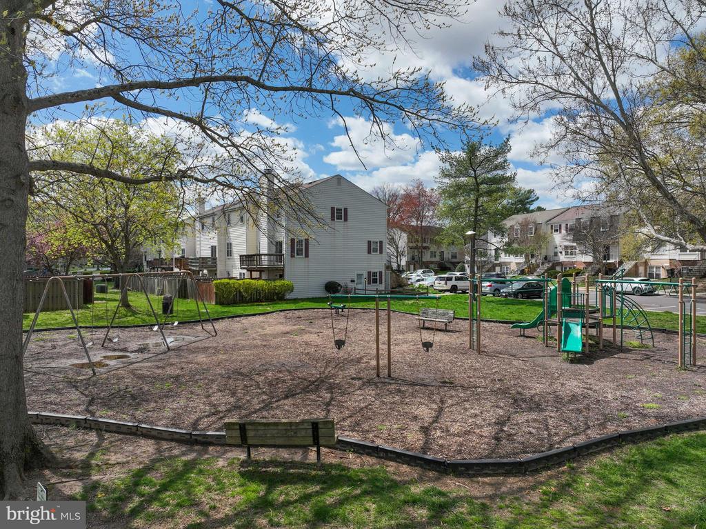 1701 W BANCROFT LANE