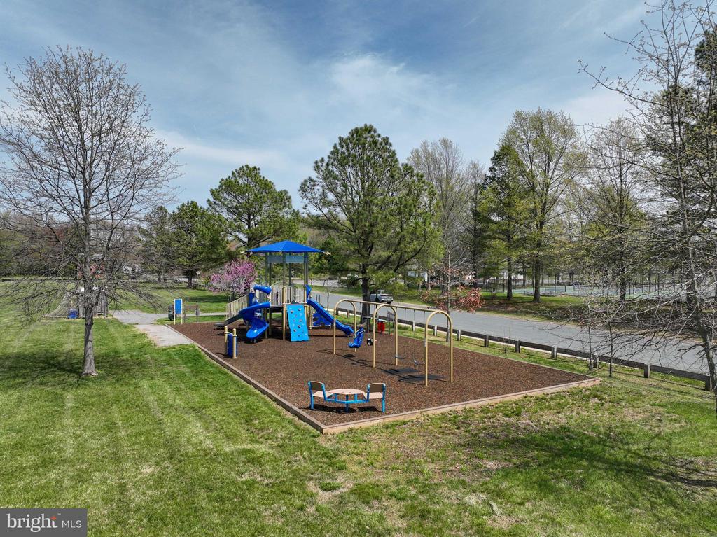 946 W BENNING ROAD