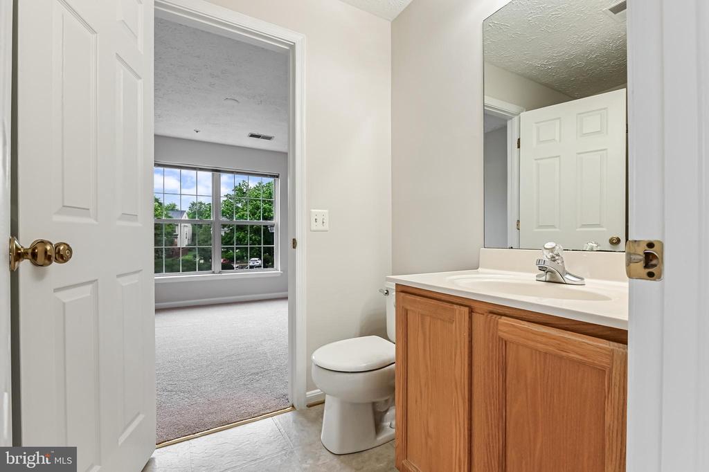 2052 QUAKER WAY Unit: 8