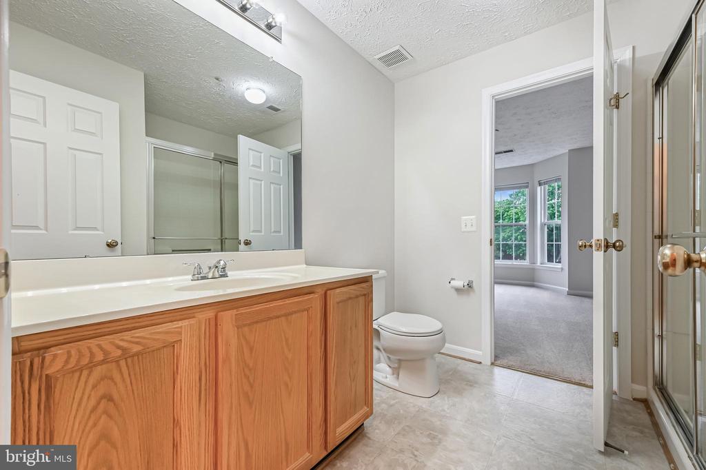 2052 QUAKER WAY Unit: 8