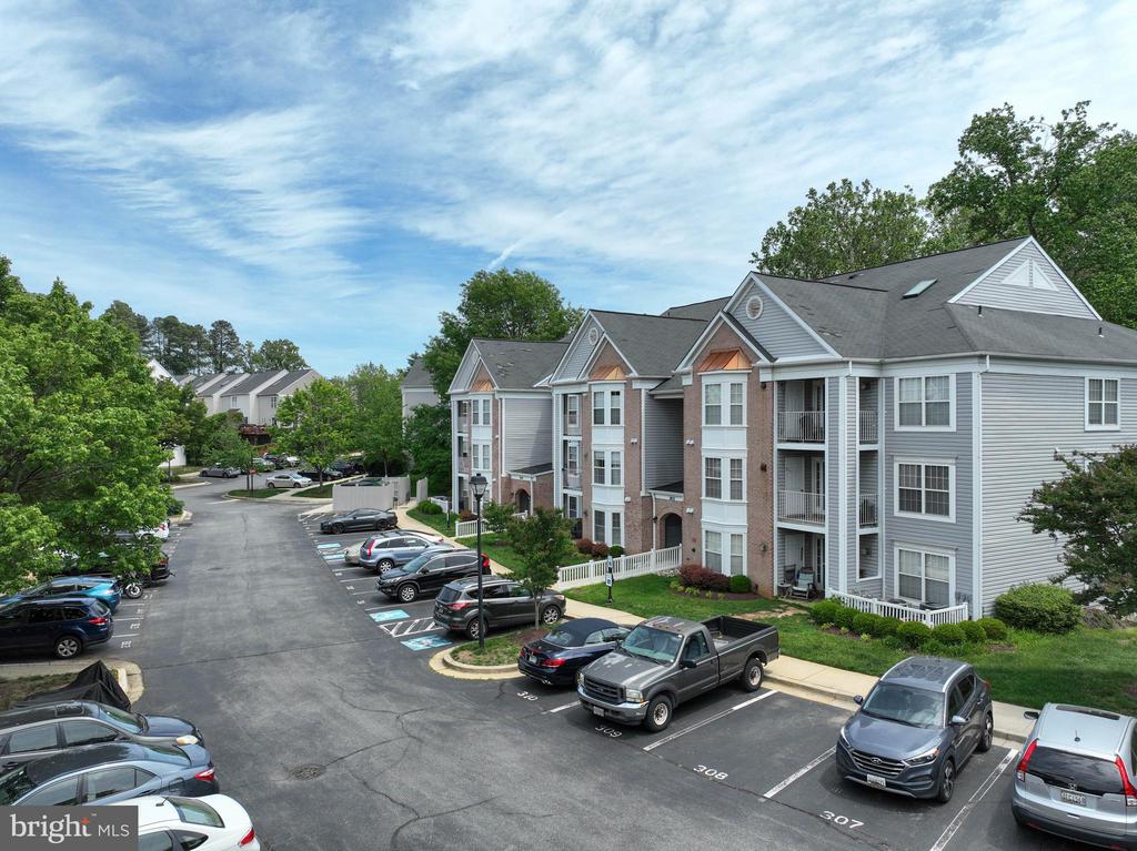 2052 QUAKER WAY Unit: 8