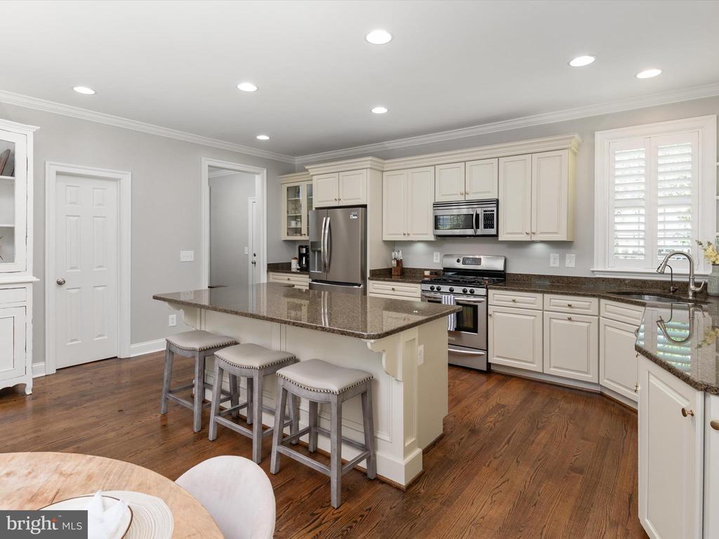 3309 KENNEY LANE