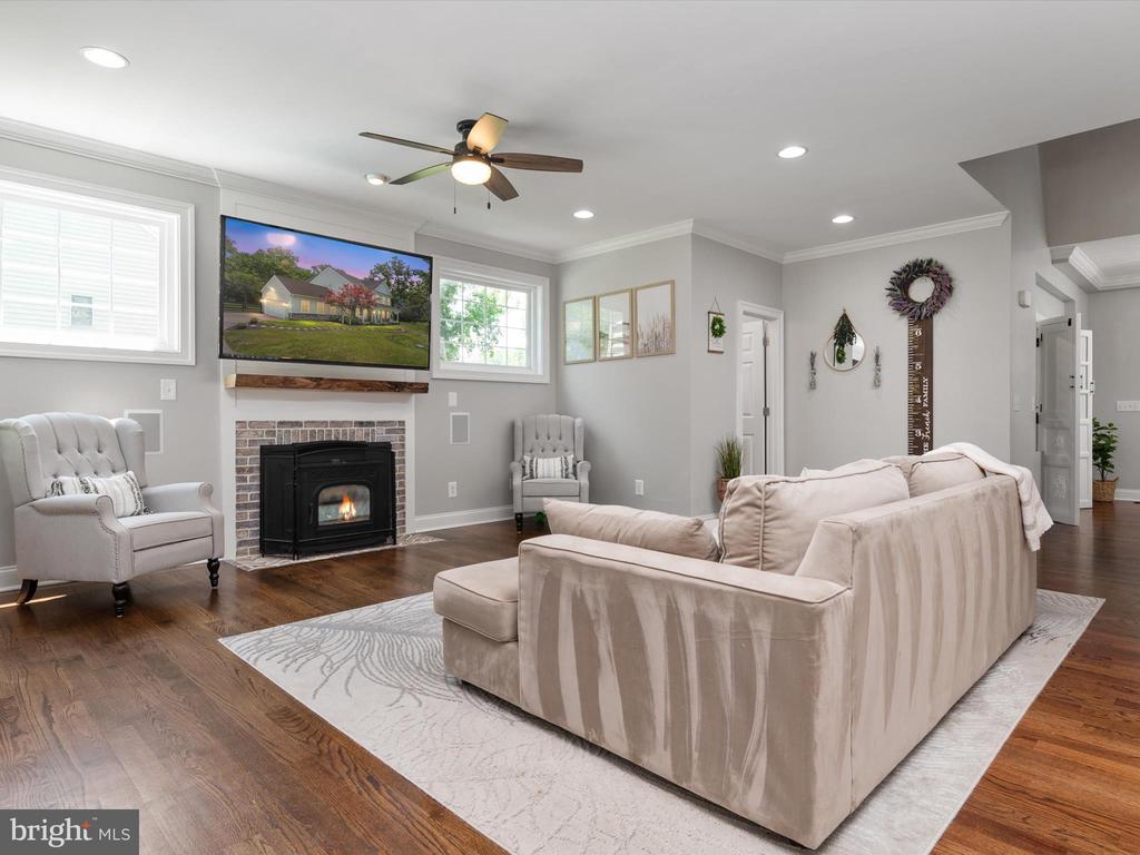 3309 KENNEY LANE