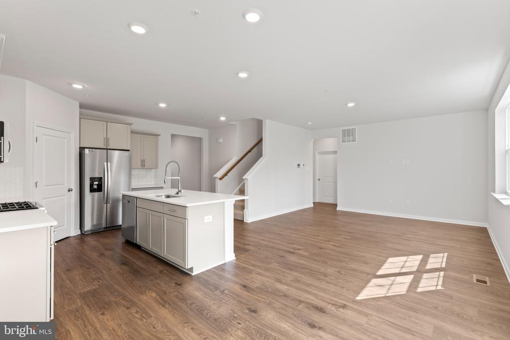 3701 DEVONANN LANE