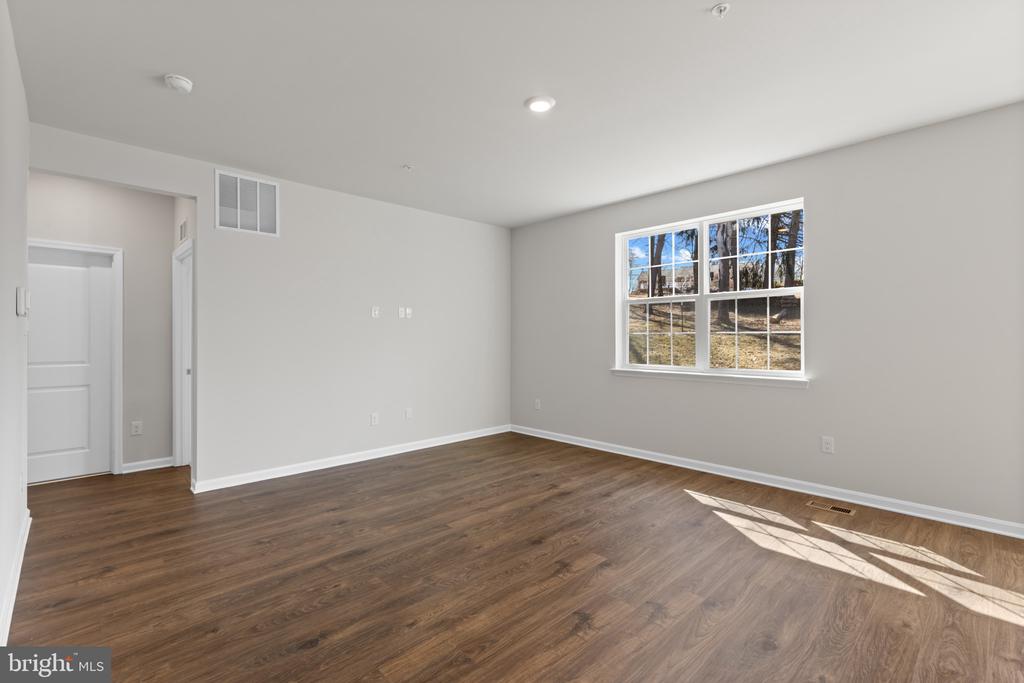 3701 DEVONANN LANE