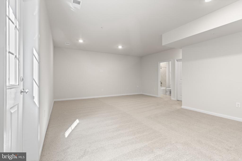 3701 DEVONANN LANE