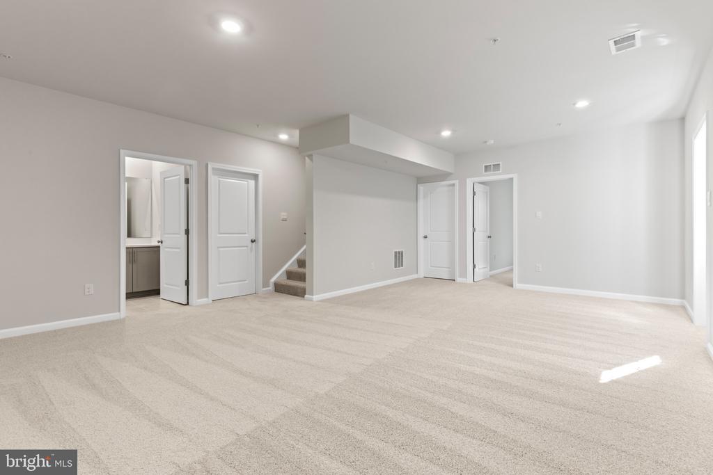 3701 DEVONANN LANE