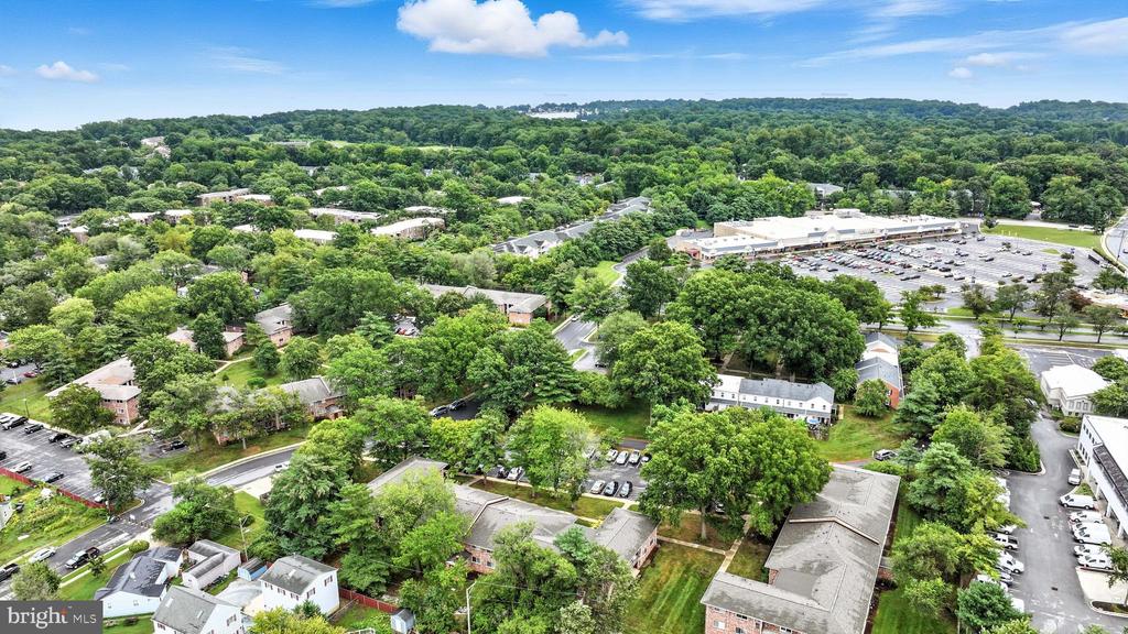 206 VICTOR PARKWAY Unit: 206F