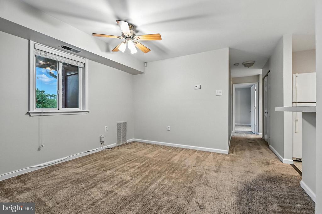 206 VICTOR PARKWAY Unit: 206F