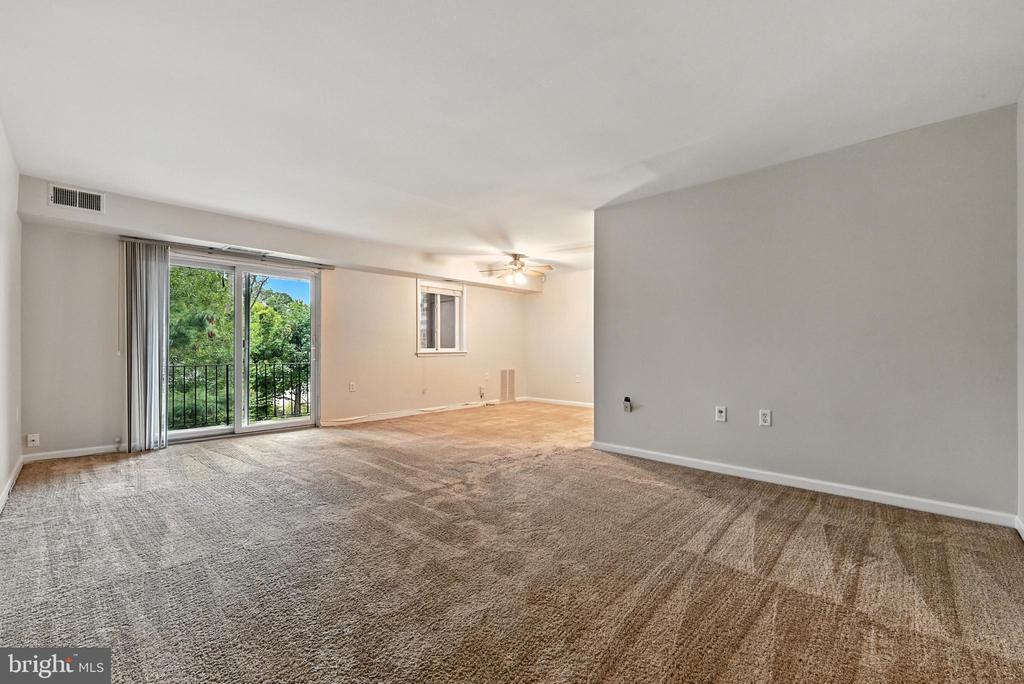 206 VICTOR PARKWAY Unit: 206F