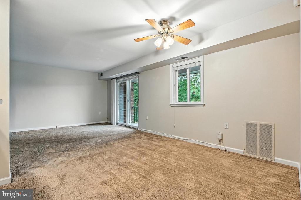 206 VICTOR PARKWAY Unit: 206F