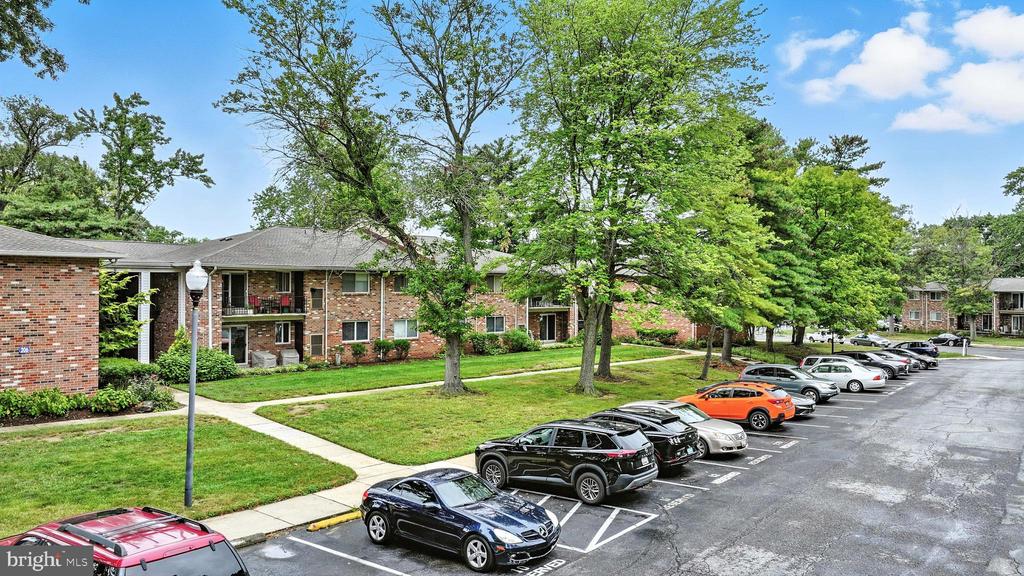 206 VICTOR PARKWAY Unit: 206F