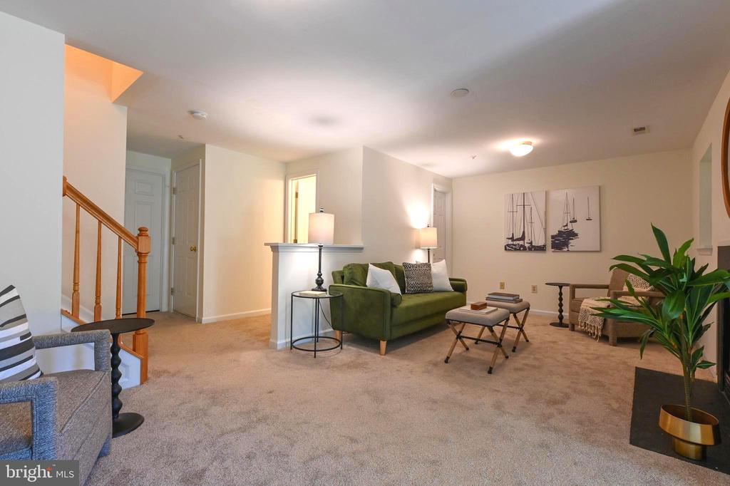 3855 GLEBE MEADOW WAY
