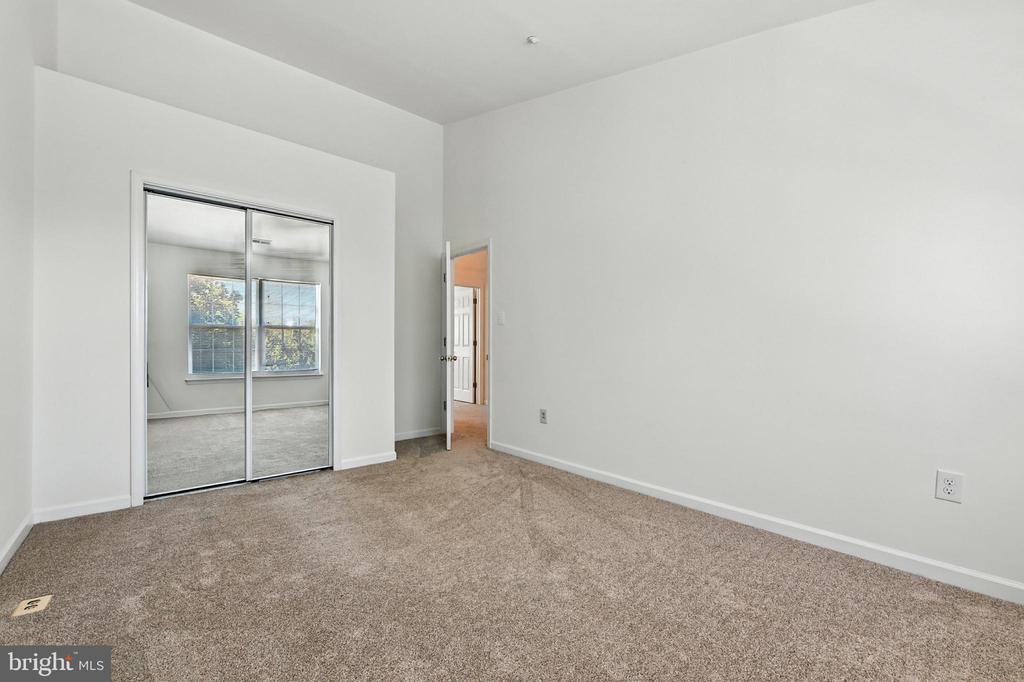 3855 GLEBE MEADOW WAY