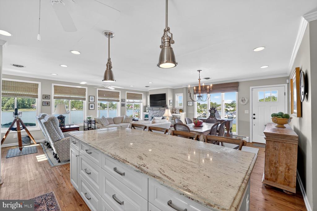 1663 CLIFF DRIVE
