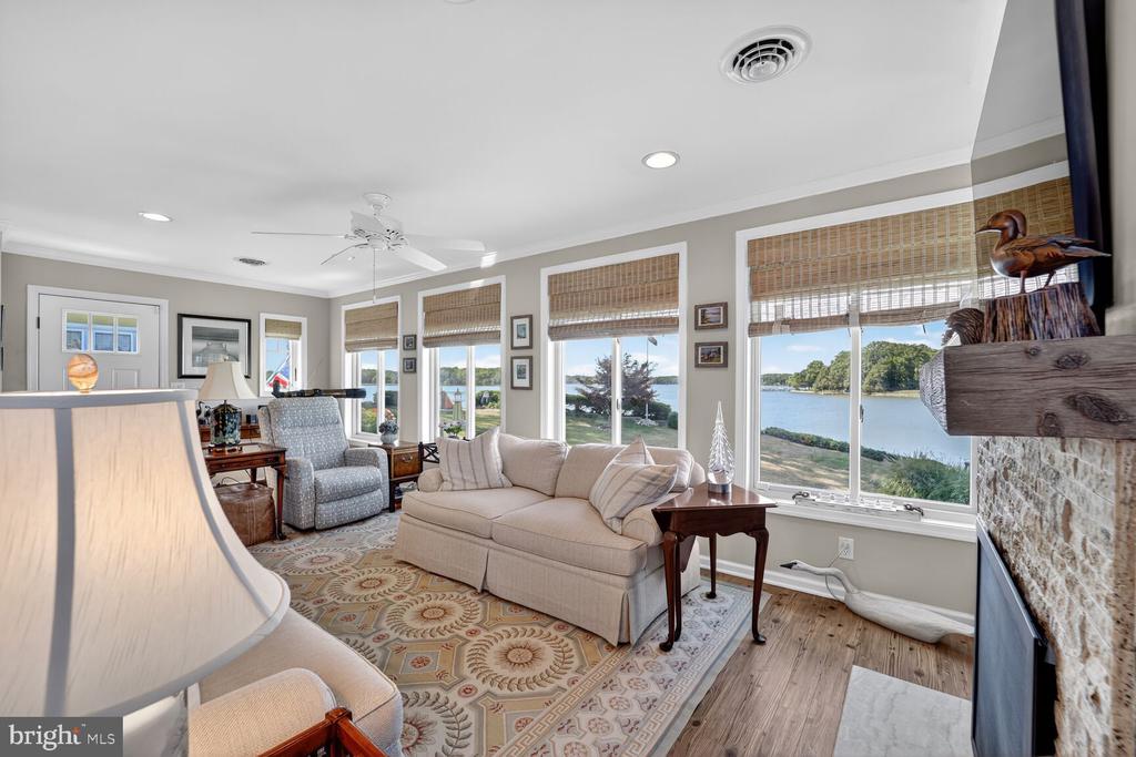1663 CLIFF DRIVE