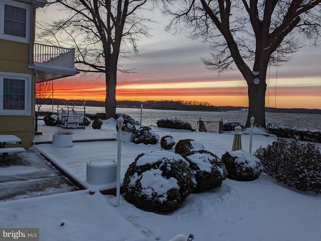 1663 CLIFF DRIVE