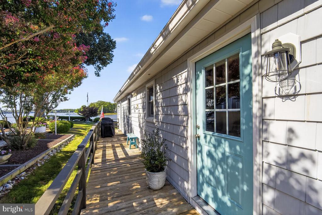 1663 CLIFF DRIVE