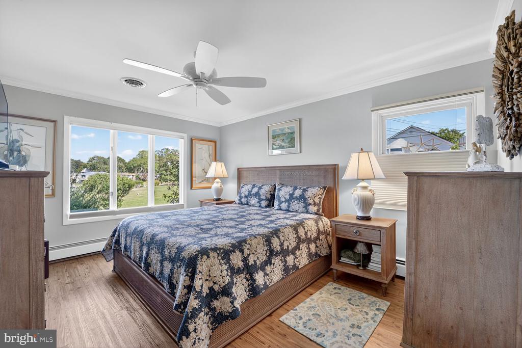 1663 CLIFF DRIVE