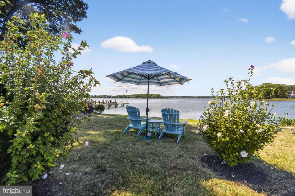 1663 CLIFF DRIVE