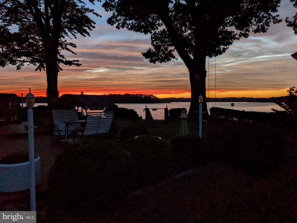 1663 CLIFF DRIVE