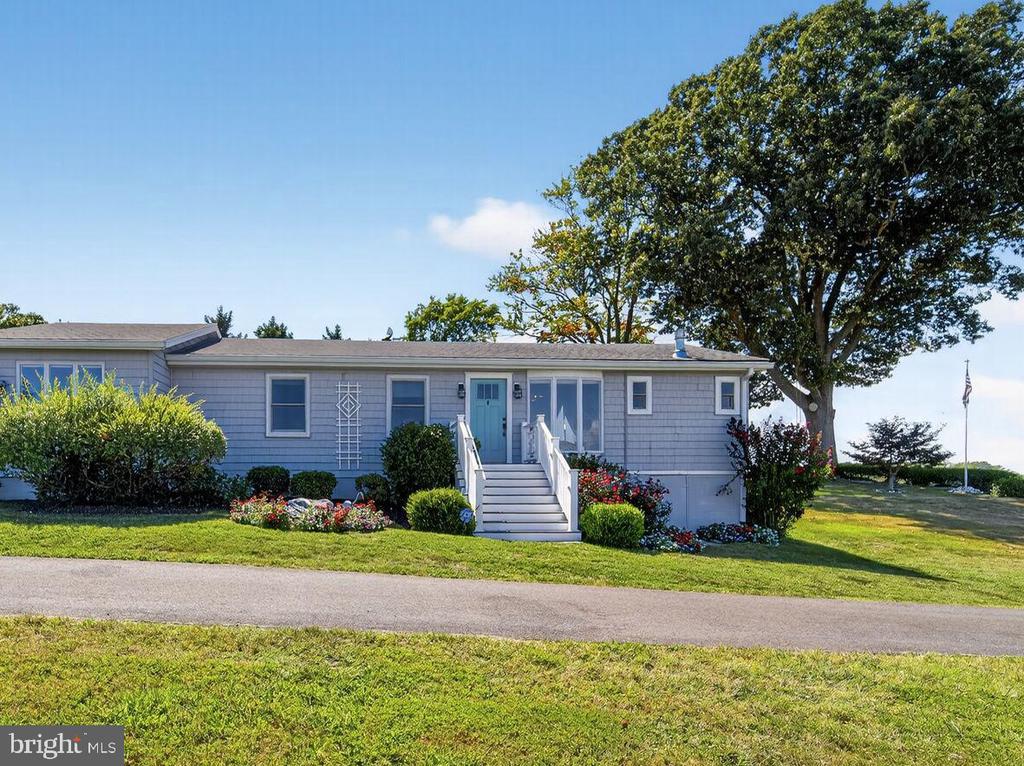 1663 CLIFF DRIVE