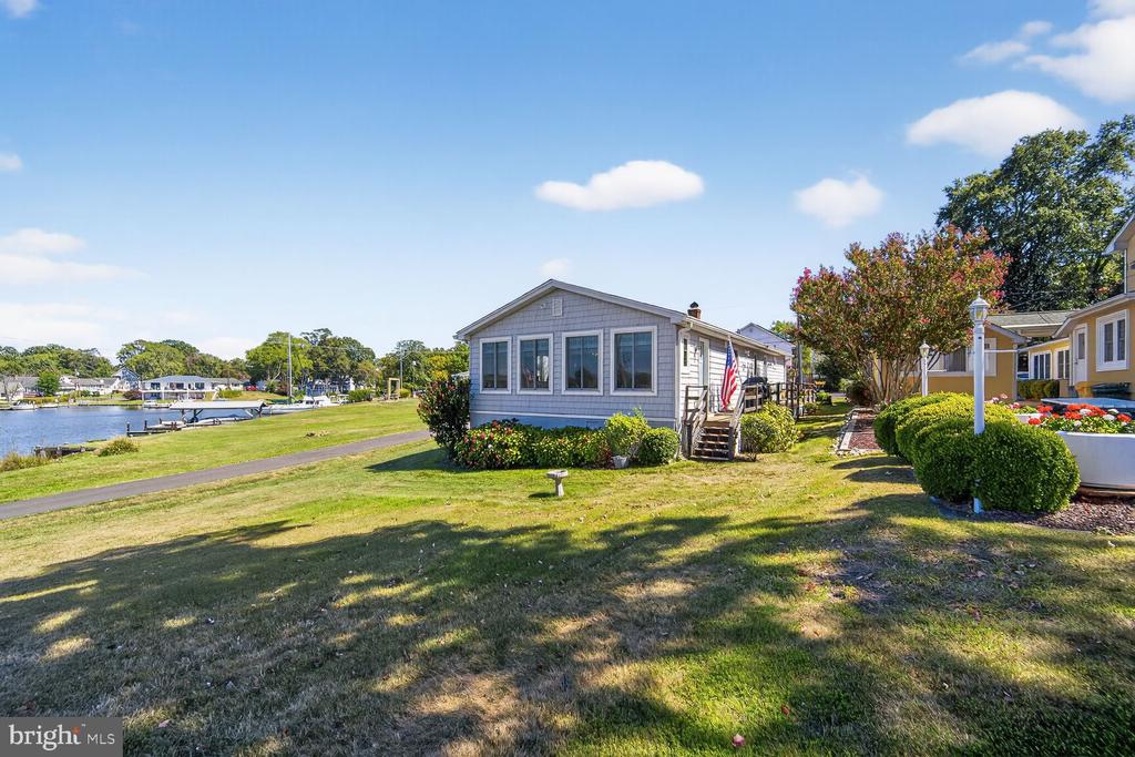 1663 CLIFF DRIVE